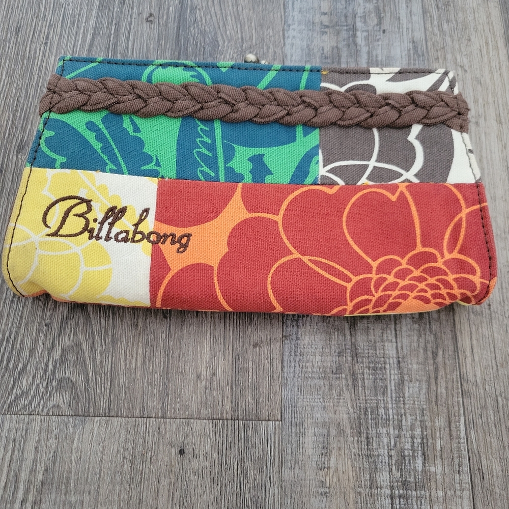 Billabong wallet never used